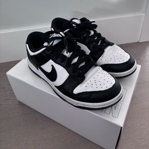NIKE DUNK LOWS PANDA | Dunks by you size 6 wmns